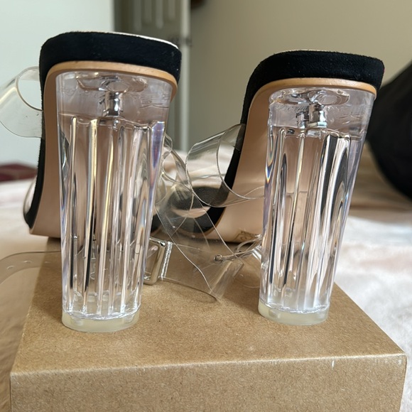 Clear heel shoes - Picture 3 of 3